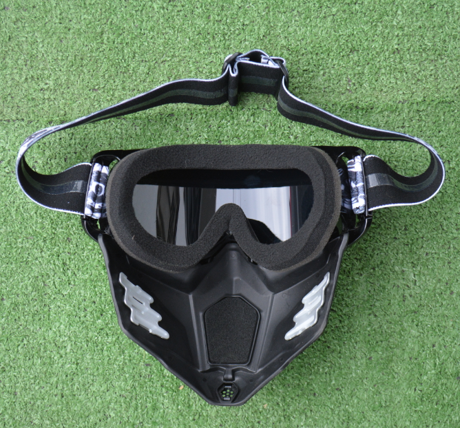 Careta en forma de lentes 2025