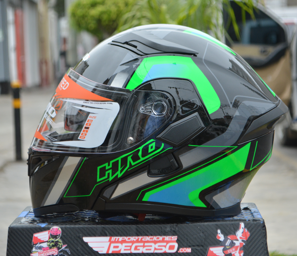 Casco negro con cheap verde