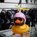 PATO MOTERO CASCO ROSA ADORNO PARA MOTO BICICLETA