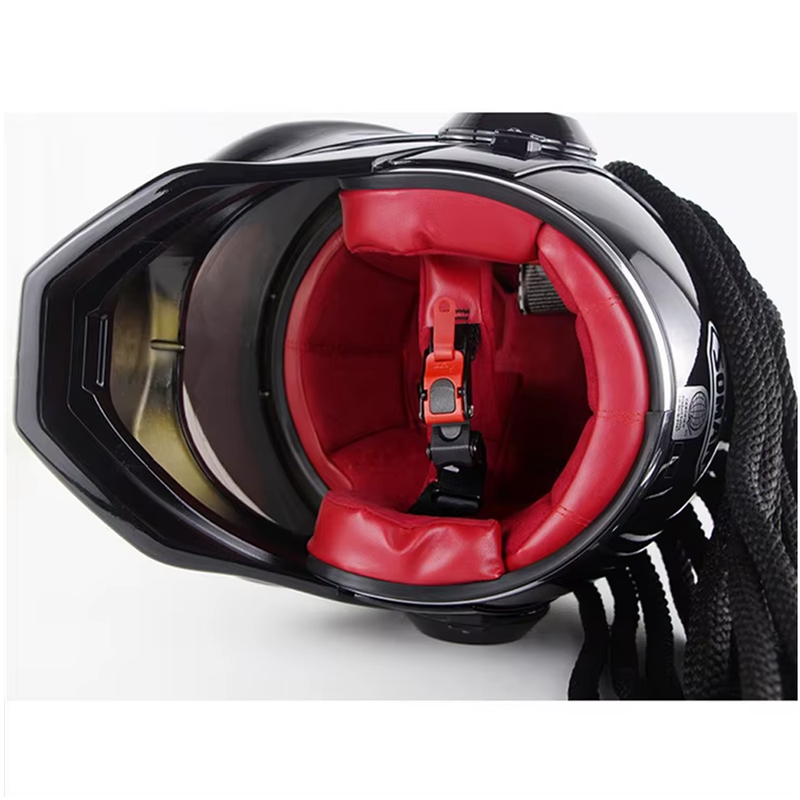 CASCO MOTO DEPREDADOR NEGRO MATE CERTIFICADO CON TRENZAS Y LUZ LED